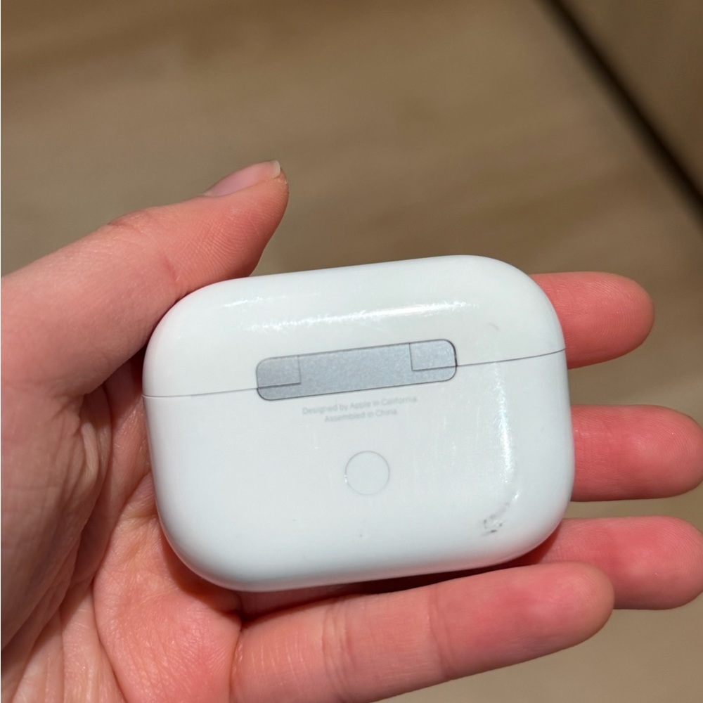 AirPods Pro - Picture 3 of 3
